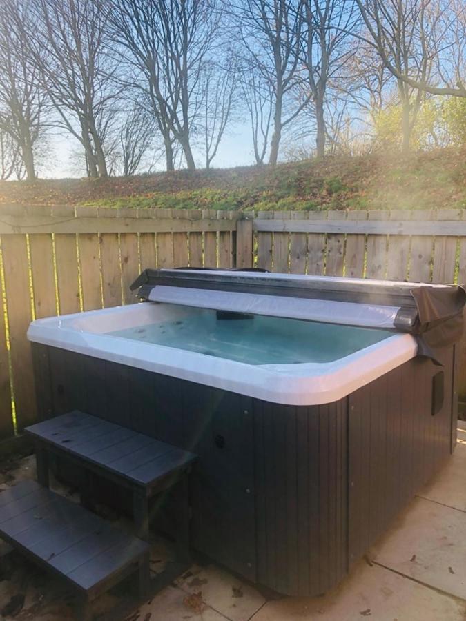 Stunning 3-Bed Hot Tub Lodge Northumberland Felton  Экстерьер фото