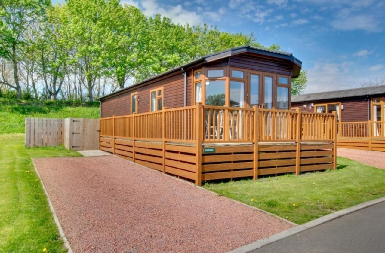 Stunning 3-Bed Hot Tub Lodge Northumberland Felton  Экстерьер фото